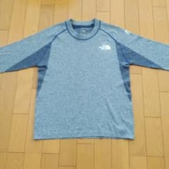 ノースフェイス　トレーニング・ランニング用長袖Tシャツのサムネイル