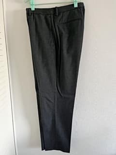 ユニクロ　メンズ　ダークグレーパンツ　UNIQLOのサムネイル