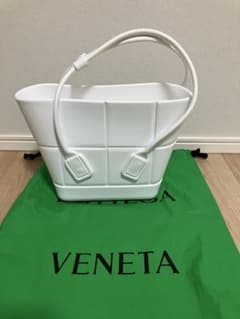 BOTTEGA VENETAザ・アルコ　ラバー　トートバッグ　ミニ　ホワイトのサムネイル