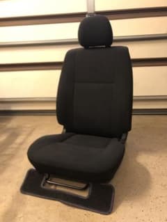 ハイエース★純正★運転席★新車外しのサムネイル