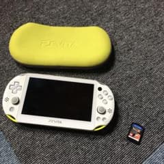 PlayStation®Vita（PCH-2000シリーズ） Wi-Fiモデル…のサムネイル