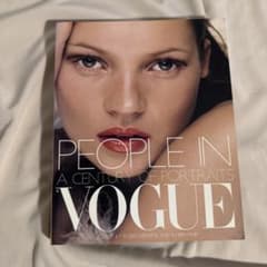希少・洋書】PEOPLE IN VOGUE 写真集 ヴォーグ アート本 - メルカリ