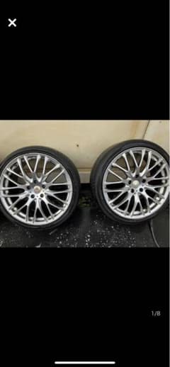 値下げ！235/35R19　5穴　４本セット　タイヤ・ホイールセットのサムネイル