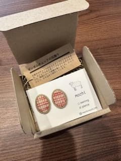 mochi チェック柄 ピアスのサムネイル