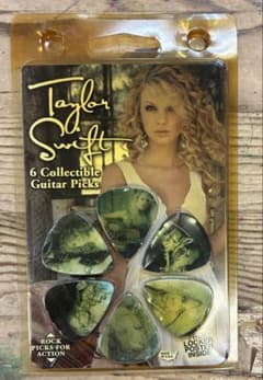 Taylor Swift コレクターズギターピック 6枚セット Taylor Swift コレクターズギターピック6枚セット！ - メルカリ