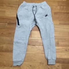 Nike グレー テックフリースパンツ Mサイズ　スウェット　ナイキのサムネイル