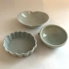 白磁青磁変形小皿　3客 白磁青磁変形小皿 3客 - メルカリ
