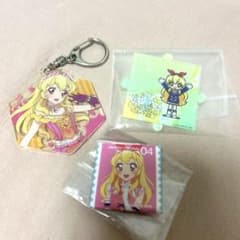 アイカツ　星宮いちご　ジャケバッジ　パズルピースキーホルダーのサムネイル