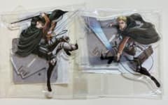 進撃の巨人 エルヴィン リヴァイ アクスタセット - メルカリ