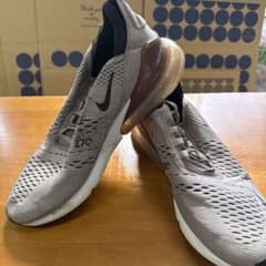 NIKE AIR MAX 270 グレー スニーカーのサムネイル