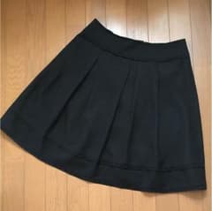 なーちゃんmama様専用出品☆黒地×黒模様 ひざ丈 スカートのサムネイル
