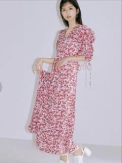 LILY BROWN 花柄ロングワンピースのサムネイル