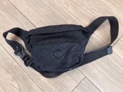 MONCLER ボディバッグ ウエストポーチ ブラックのサムネイル