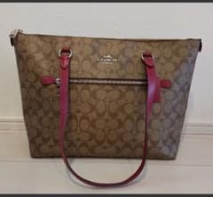 大人気のシグネチャー×レッド【COACH】トートバックのサムネイル