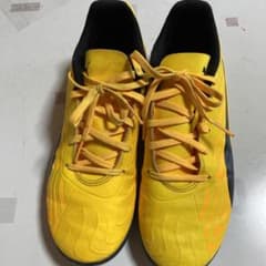 サッカーシューズ　トレーニングシューズ　23.5センチのサムネイル