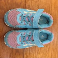 アディダス 女の子 スニーカーのサムネイル