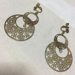 イヤリングのサムネイル