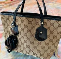 [年末最終値下げ]GUCCI グッチ チャーム付き ハンドバッグのサムネイル