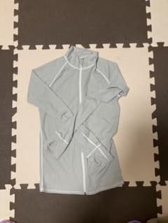 美品★ラッシュガード　グレーのサムネイル