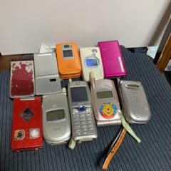 ひと様専用　ジャンク品 ガラケーまとめ売りのサムネイル