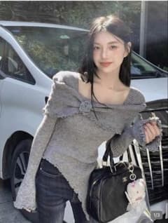 SHEIN オフショル ニット トップス グレー 花モチーフのサムネイル