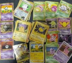 pokemon cards 100枚 まとめ売り 旧裏 ピカチュウ アンノーン pokemon cards 100枚 まとめ売り 旧裏 ピカチュウ アンノーン - メルカリ
