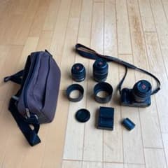 一眼レフカメラα55  ダブルレンズ＋単焦点レンズ＋バッグのサムネイル