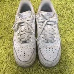 NIKE AIR FORCE 1 ホワイト スニーカーのサムネイル