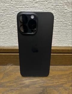 【ジャンク】Apple iPhone 15 Pro MAX ブラック 本体のサムネイル