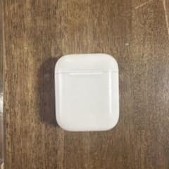 Apple AirPods 本体 充電ケース付きのサムネイル