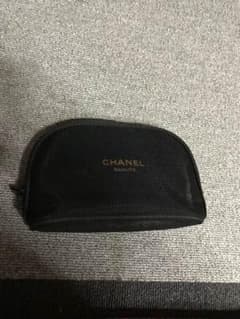 むぎ♡様専用シャネルポーチのサムネイル