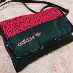 adidas originals ショルダーバック！のサムネイル