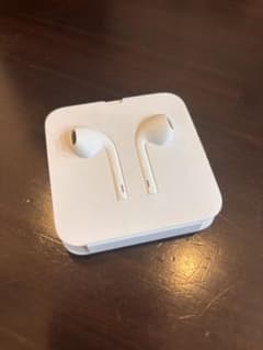 Apple EarPods ホワイト ケース付き　未使用のサムネイル
