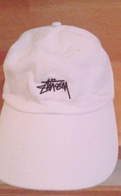 Stussy 白 キャップ 6パネルのサムネイル