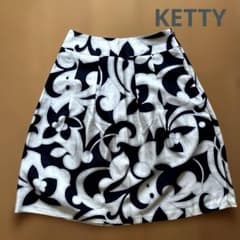 Ketty フレアスカート ネイビーとホワイト