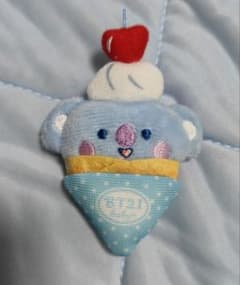 BT21 파미마 패밀리 마트 봉제인형 배지 KOYA