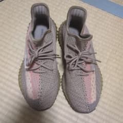 adidas YEEZY BOOST 350 V2 スニーカーのサムネイル