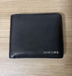 DIESEL 二つ折り財布　ブラック　オレンジのサムネイル