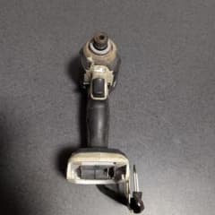 Makita インパクトドライバー ストラップ付きのサムネイル