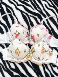ブラジャー2枚セット まとめ売りのみ 1️⃣のサムネイル
