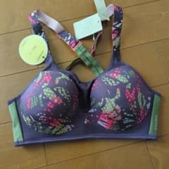 triAction Magic Wire Air スポーツブラ C70のサムネイル