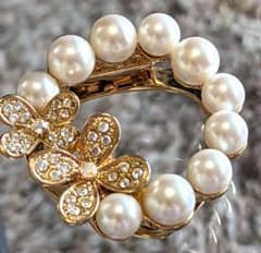 お花のビジューとパールのスカーフリング　スカーフどめ　スカーフクリップのサムネイル