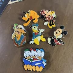 ディズニー レトロ ピンバッジのサムネイル