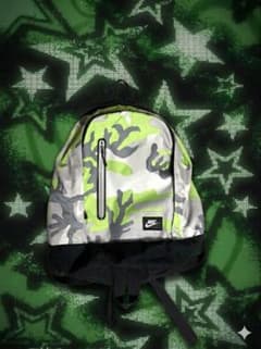 Nike pop green camo backpackのサムネイル