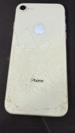 iPhone 8 シルバー 本体 ひび割れあり ジャンク品 ジャンク品』iPhone8本体 ヒビ割れ - メルカリ