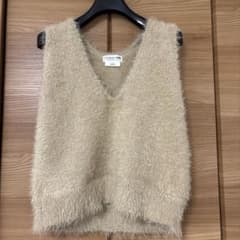 アイボリー Vネック ニットベストのサムネイル