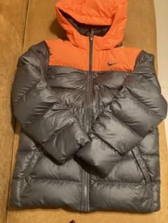 ★美品★NIKE  ダウンジャケット　キッズ　Lサイズ(150から160)のサムネイル