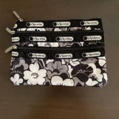 LeSportsac 3ジップポーチ 花柄 モノトーンのサムネイル