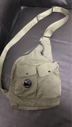 C.P. COMPANY ショルダーバッグ オリーブグリーンのサムネイル