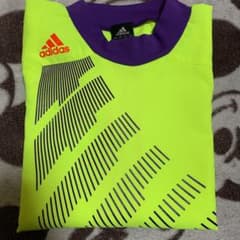 adidas アディダスのサムネイル